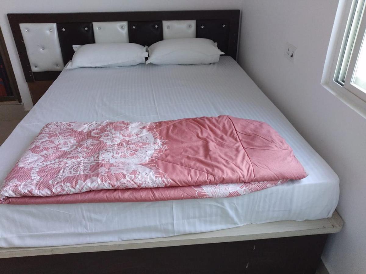 Hotel Vishal Buxar エクステリア 写真