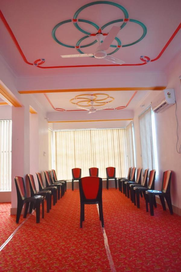 Hotel Vishal Buxar エクステリア 写真